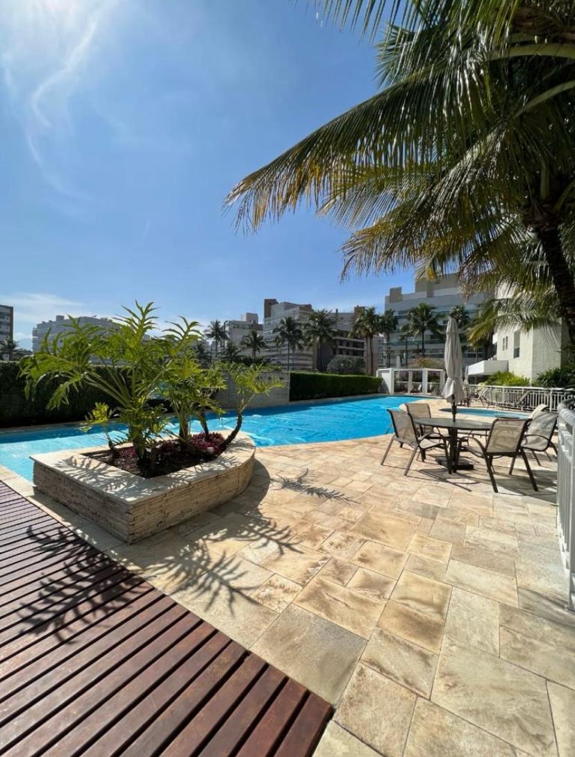 Imagem Apartamento com 4 Quartos para Temporada, 212 m² em Riviera - Bertioga