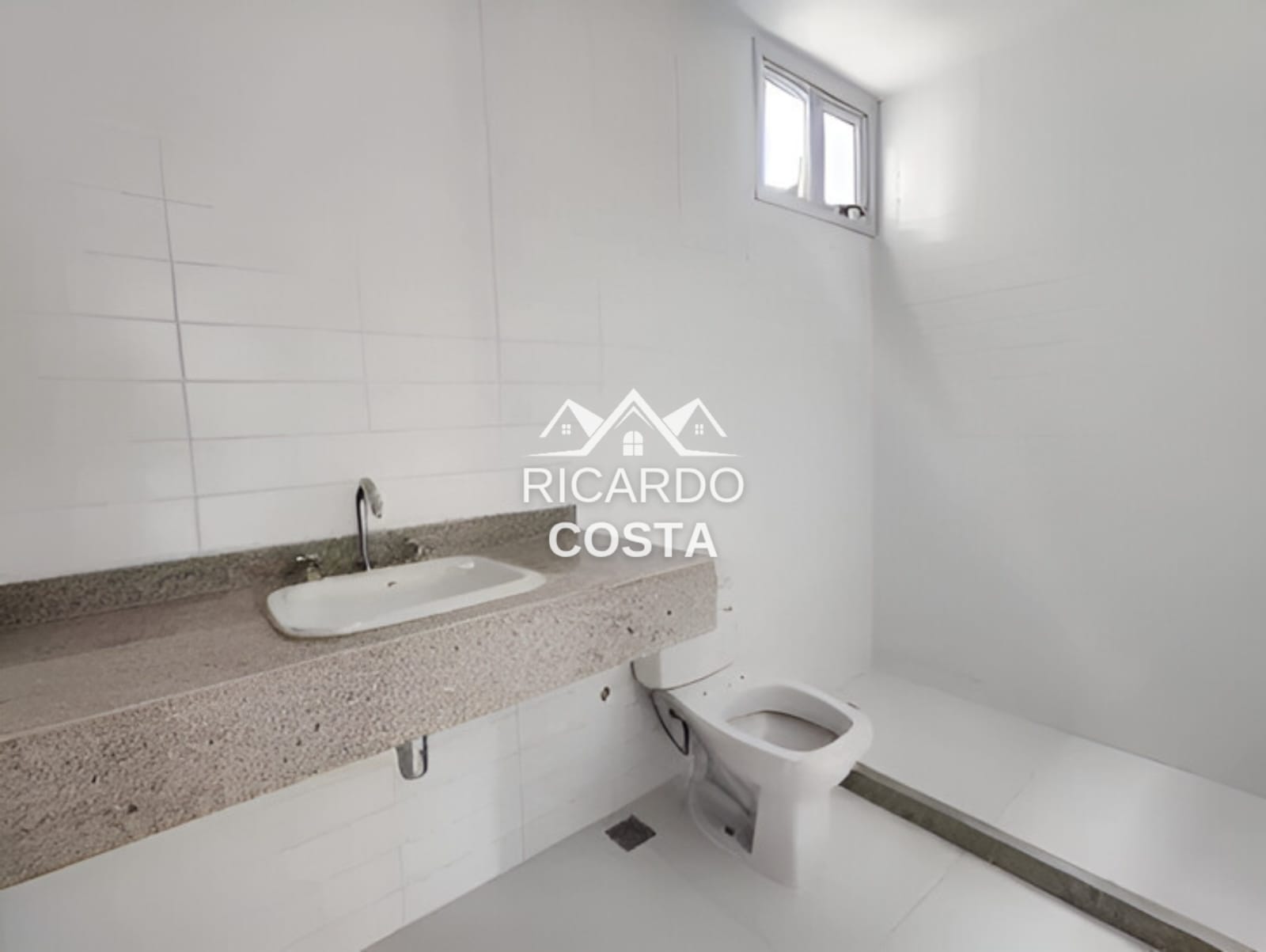 Imagem Cobertura com 2 Quartos à Venda ou Locação, 190 m² em Humaitá - Rio de Janeiro Imagem Cobertura com 2 Quartos à Venda ou Locação, 190 m² em Humaitá - Rio de Janeiro