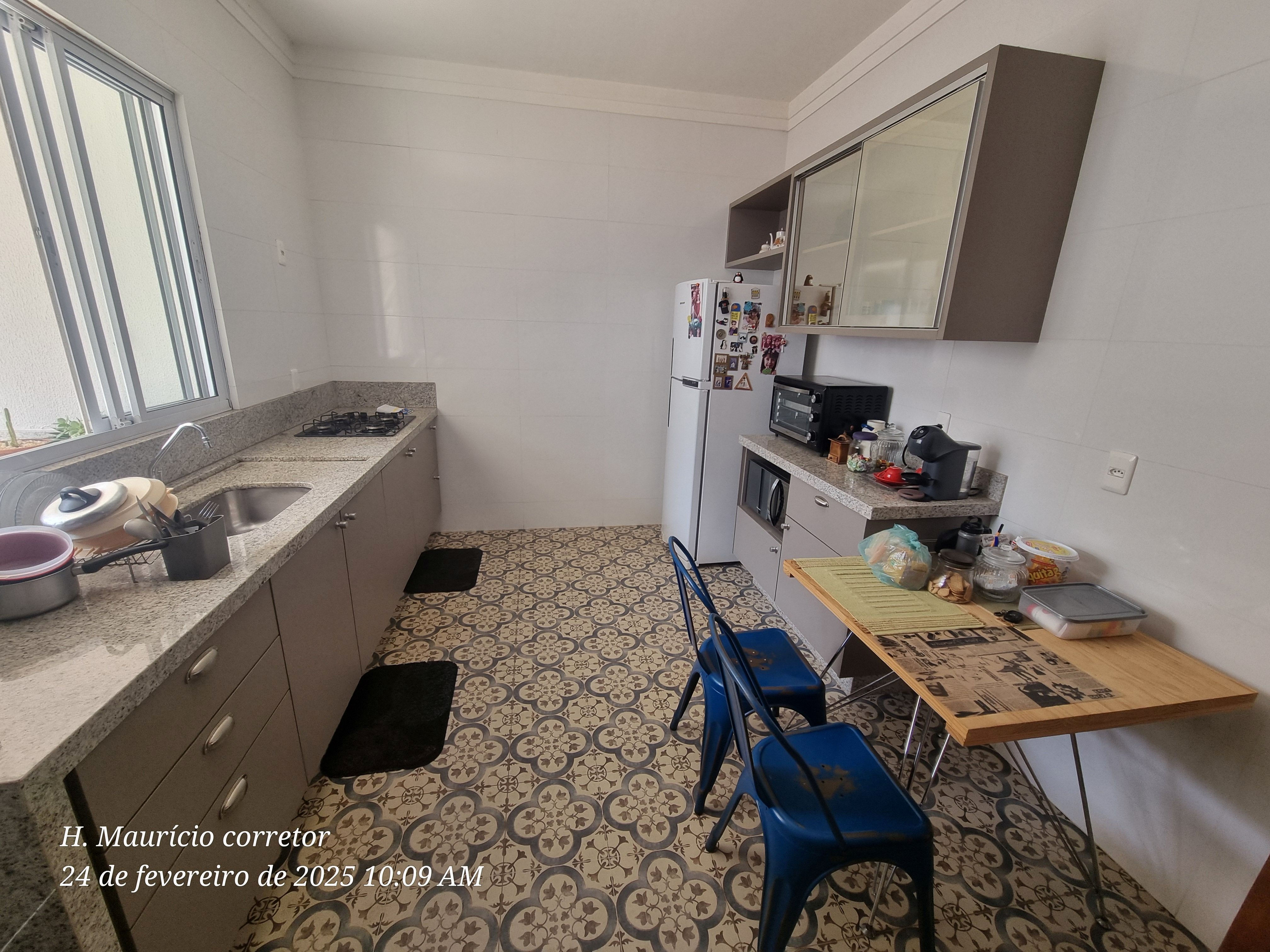 Imagem Casa com 3 Quartos à Venda, 232 m² em Setor Jaó - Goiânia Imagem Casa com 3 Quartos à Venda, 232 m² em Setor Jaó - Goiânia