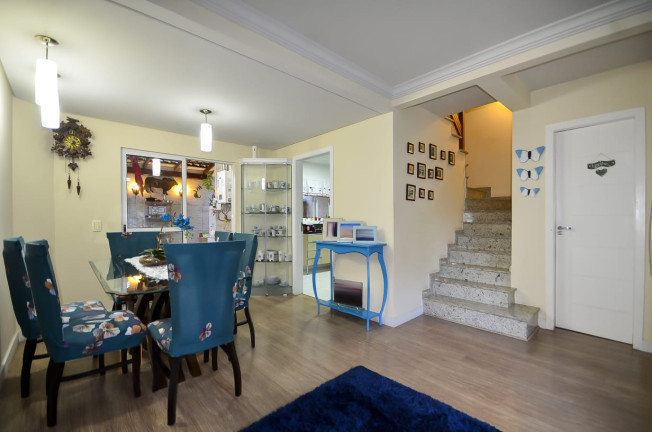 Imagem Sobrado com 3 Quartos à Venda, em Atuba - Curitiba Imagem Sobrado com 3 Quartos à Venda, em Atuba - Curitiba