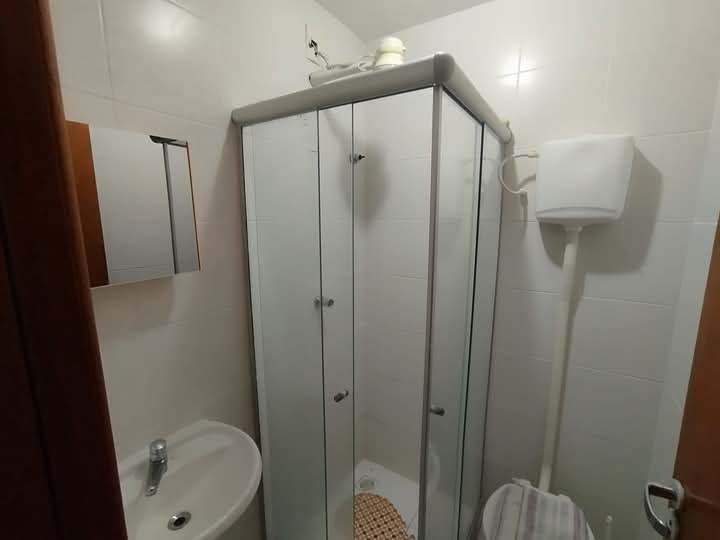 Imagem Casa de Condomínio com 3 Quartos para Alugar, 200 m²em Vila de Abrantes (Abrantes) - Camaçari Imagem Casa de Condomínio com 3 Quartos para Alugar, 200 m²em Vila de Abrantes (Abrantes) - Camaçari