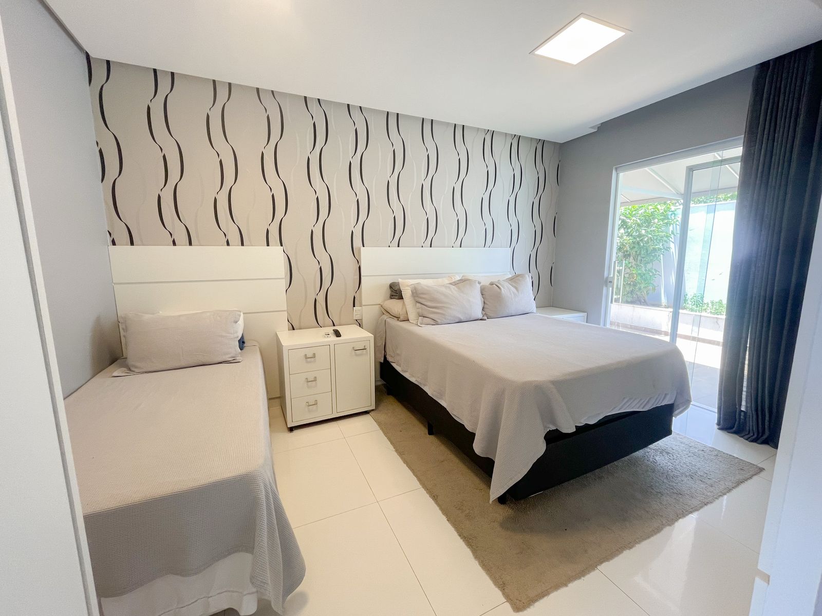 Imagem Casa de Condomínio com 4 Quartos à Venda, 415 m² em Vale do Landirana (Abrantes) - Camaçari Imagem Casa de Condomínio com 4 Quartos à Venda, 415 m² em Vale do Landirana (Abrantes) - Camaçari