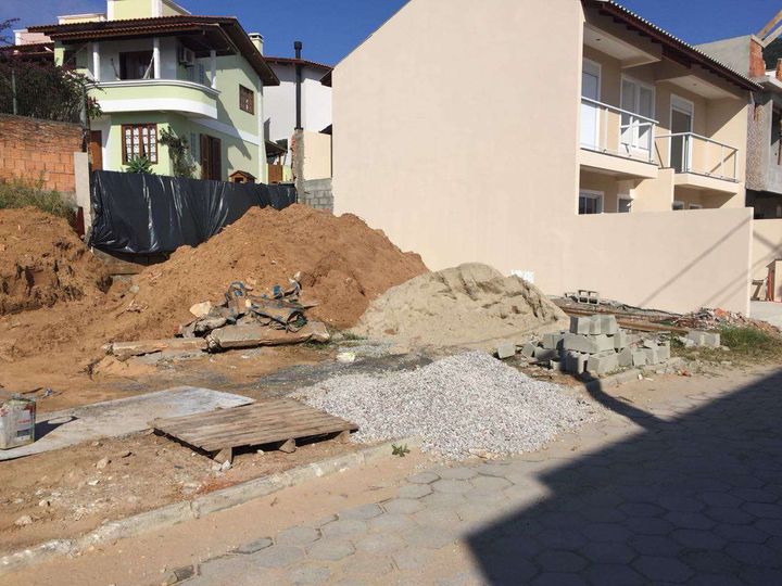 Terreno à Venda, 131 m² em Ingleses Do Rio Vermelho - Florianópolis