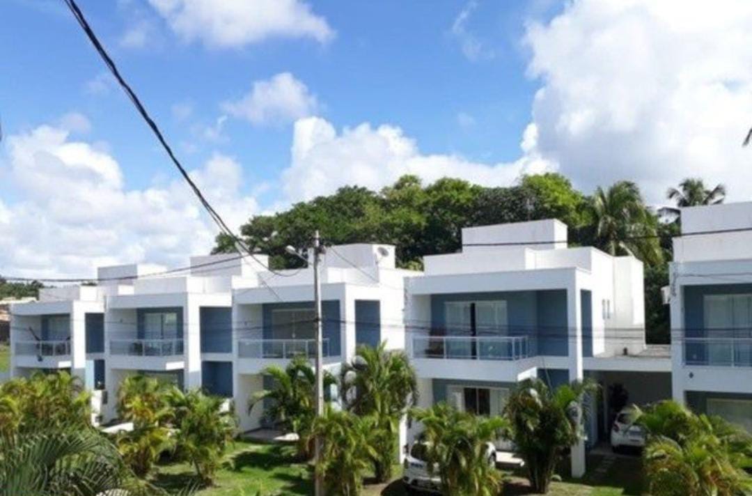 Imagem Casa com 4 Quartos para Alugar, em Buraquinho - Lauro de Freitas