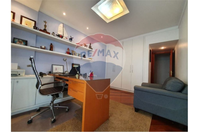 Imagem Apartamento com 3 Quartos à Venda, 215 m² em Santa Rosa - Niterói