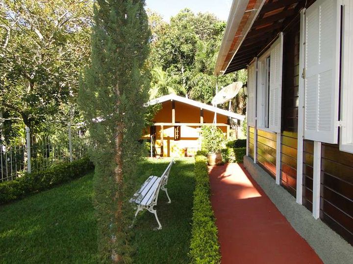 Imagem Casa com 4 Quartos à Venda, 250 m² em Várzea - Teresópolis