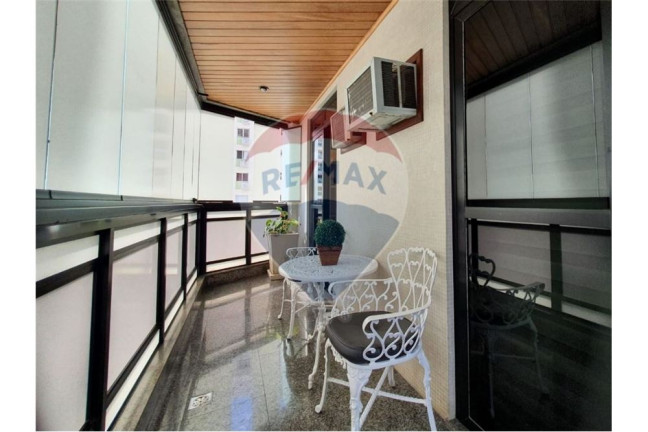 Imagem Apartamento com 3 Quartos à Venda, 215 m² em Santa Rosa - Niterói