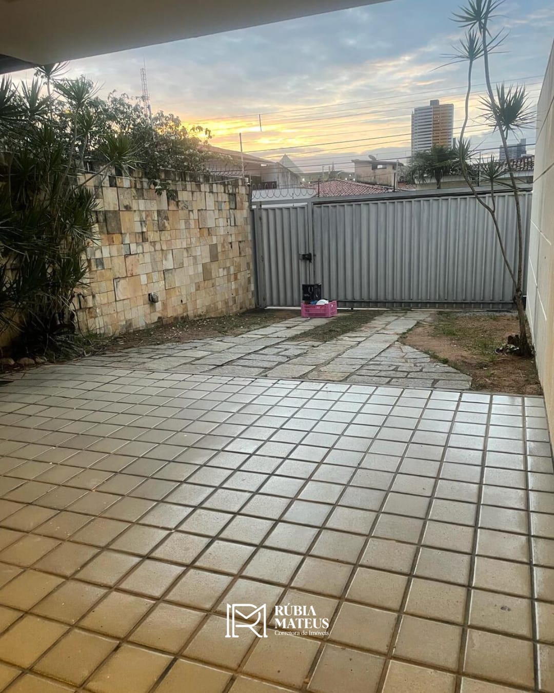 Imagem Casa com 3 Quartos à Venda, 293 m² em Lagoa Nova - Natal Imagem Casa com 3 Quartos à Venda, 293 m² em Lagoa Nova - Natal