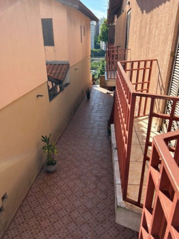 Imagem Casa com 2 Quartos para Alugar, 109 m²em Piqueri - São Paulo