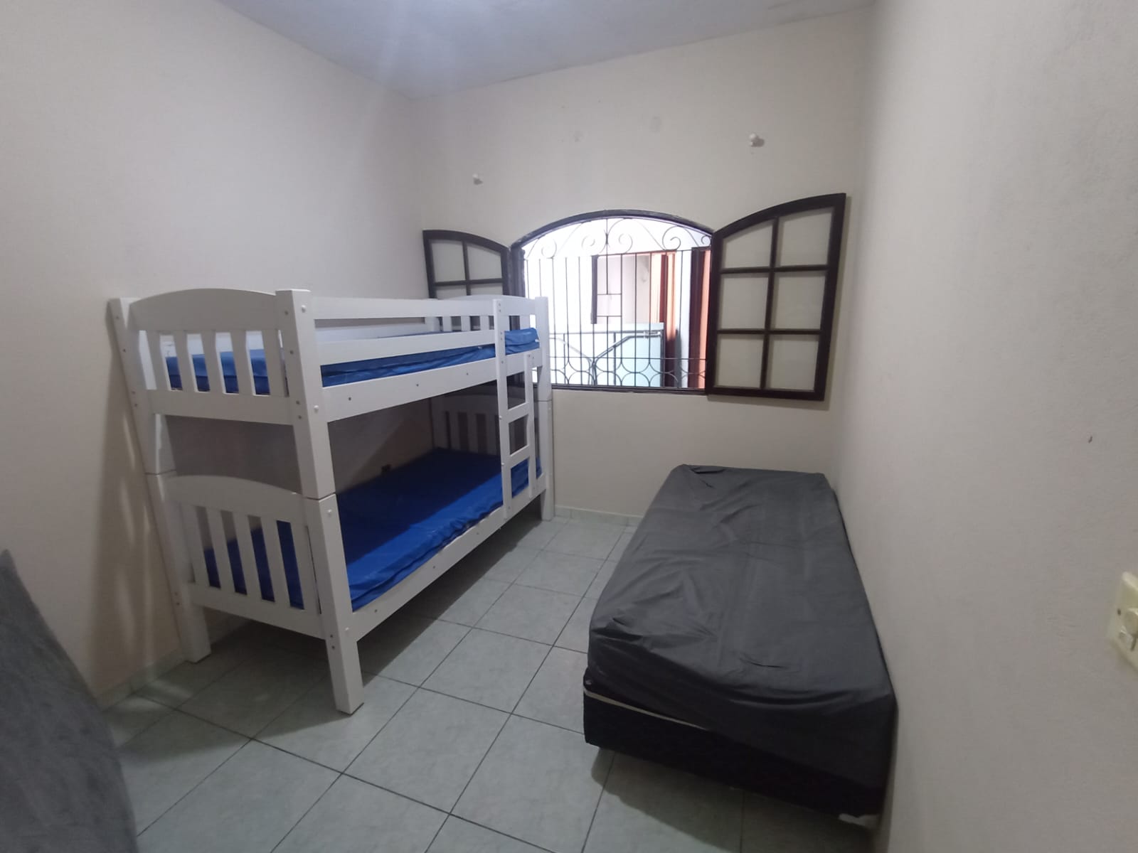 Imagem Casa com 3 Quartos à Venda, 130 m²em Jardim Virgínia - Guarujá Imagem Casa com 3 Quartos à Venda, 130 m²em Jardim Virgínia - Guarujá
