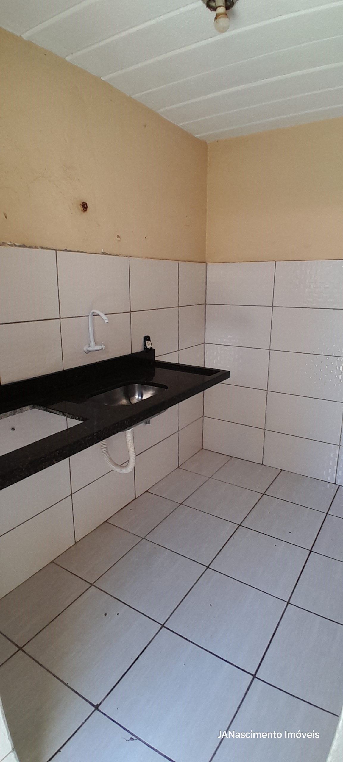 Imagem Casa com 2 Quartos para Alugar, 80 m² em Bangu - Rio de Janeiro