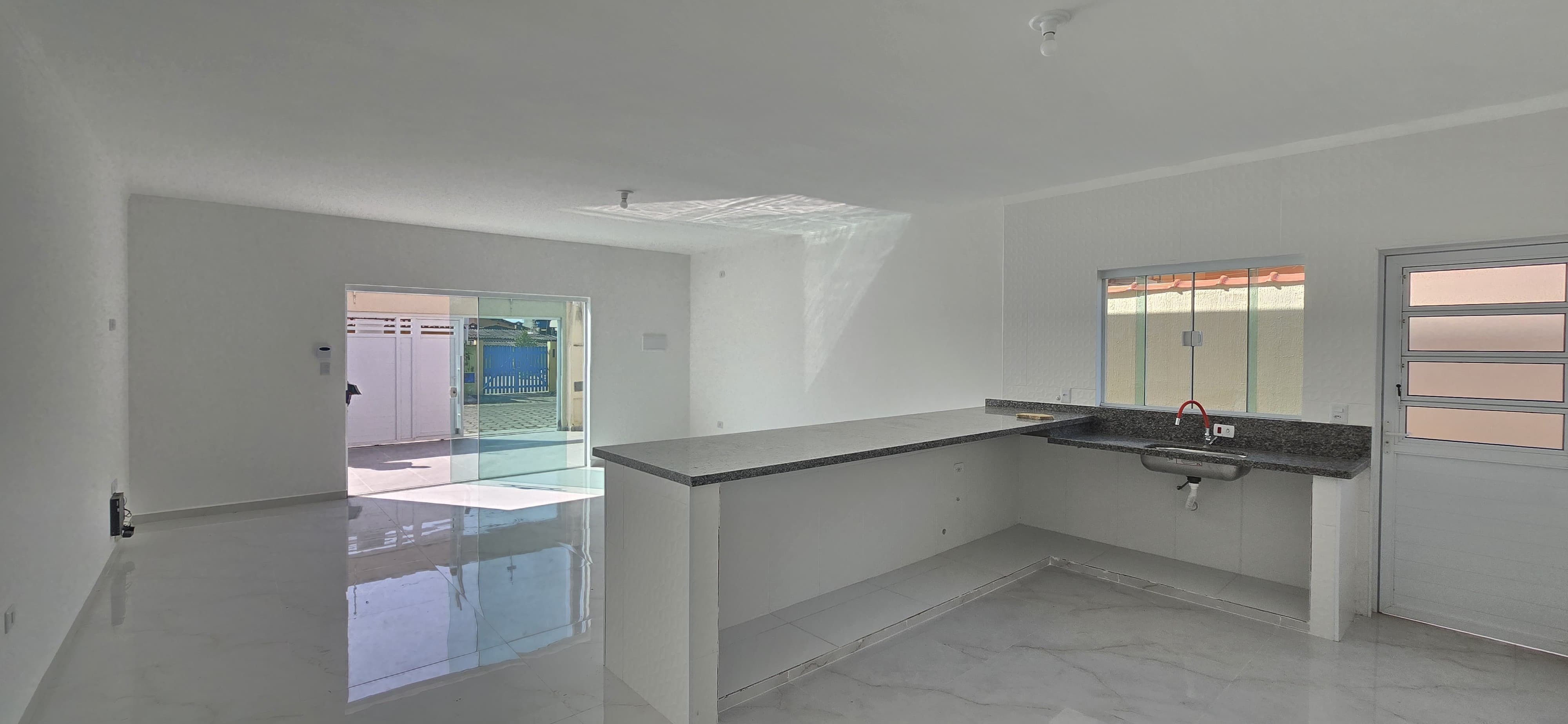 Imagem Casa com 2 Quartos à Venda, 98 m²em Jardim Mosteiro - Itanhaém Imagem Casa com 2 Quartos à Venda, 98 m²em Jardim Mosteiro - Itanhaém