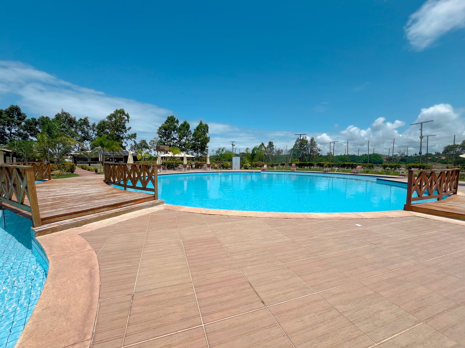 Imagem Casa de Condomínio com 4 Quartos à Venda, 415 m² em Vale do Landirana (Abrantes) - Camaçari Imagem Casa de Condomínio com 4 Quartos à Venda, 415 m² em Vale do Landirana (Abrantes) - Camaçari