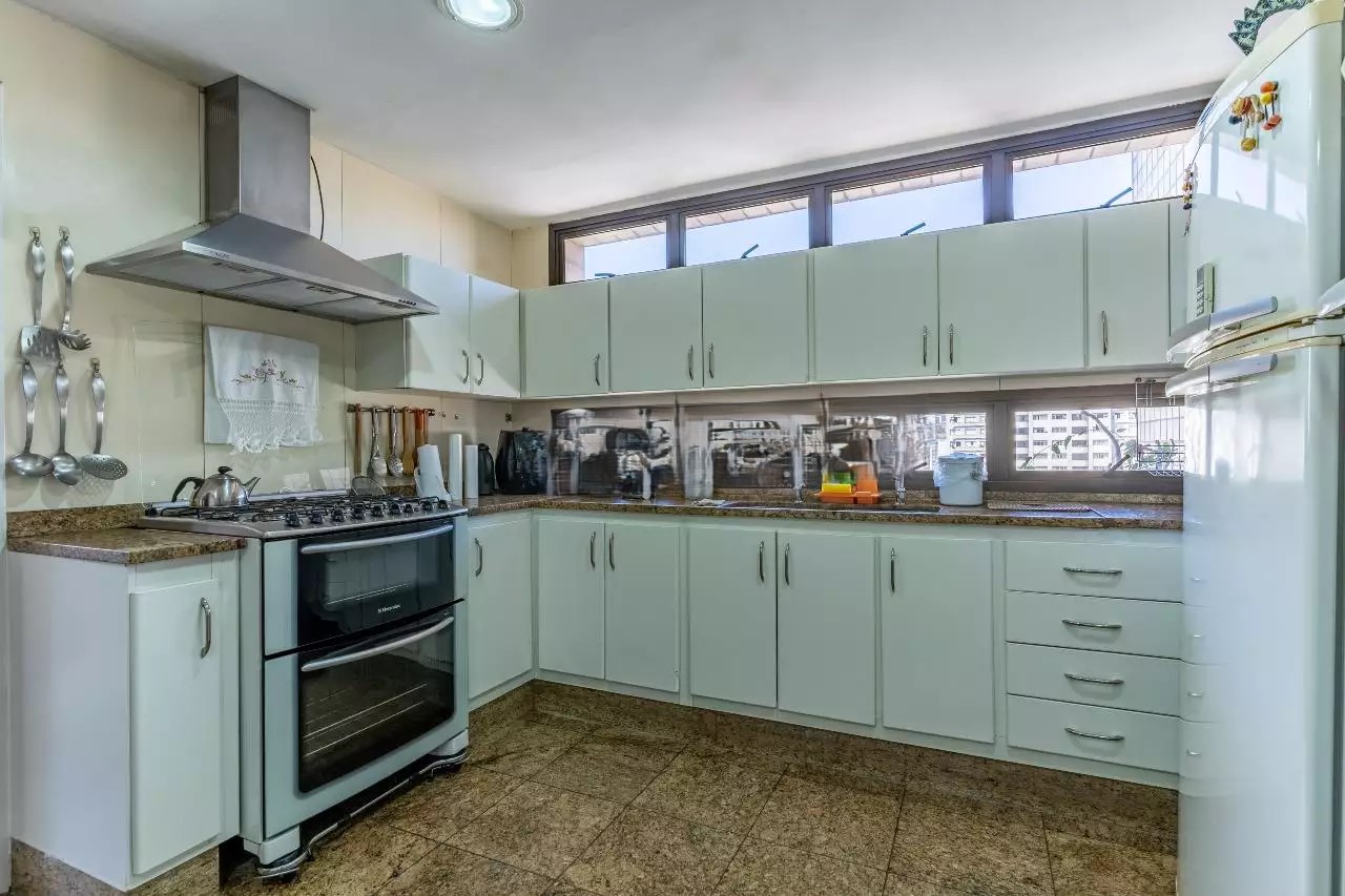 Imagem Apartamento com 4 Quartos à Venda, 316 m²em Lourdes - Belo Horizonte