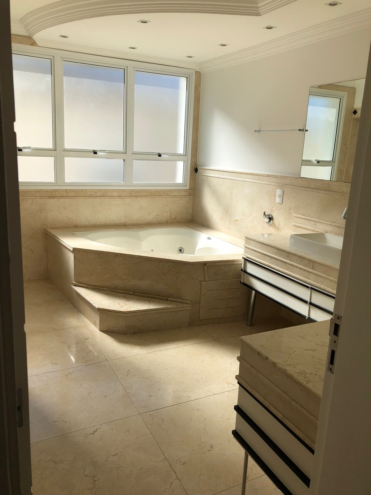 Imagem Casa de Condomínio com 5 Quartos à Venda ou Locação, 662 m²em Tamboré - Santana de Parnaíba Imagem Casa de Condomínio com 5 Quartos à Venda ou Locação, 662 m²em Tamboré - Santana de Parnaíba