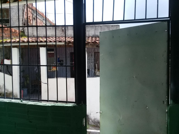 Imagem Casa com 2 Quartos à Venda,  em Fazenda Grande do Retiro - Salvador