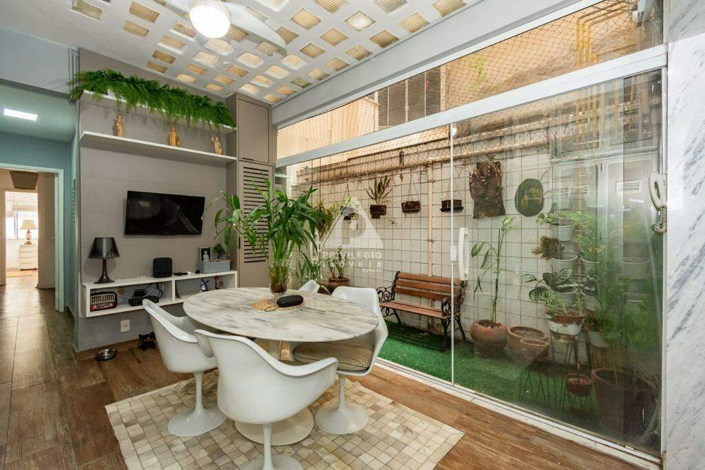 Imagem Apartamento com 3 Quartos à Venda, 195 m²em Copacabana - Rio de Janeiro