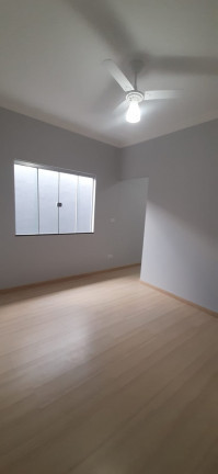 Imagem Casa com 3 Quartos à Venda, 167 m² em Vila Santos Dumont - Ourinhos Imagem Casa com 3 Quartos à Venda, 167 m² em Vila Santos Dumont - Ourinhos