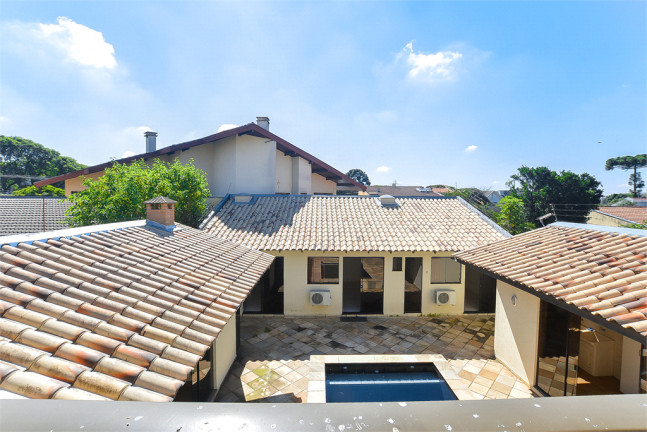Imagem Casa com 3 Quartos à Venda, 271 m² em Jardim das Américas - Curitiba Imagem Casa com 3 Quartos à Venda, 271 m² em Jardim das Américas - Curitiba
