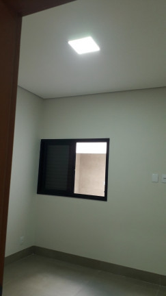 Imagem Casa com 3 Quartos à Venda, em Aclimação - Uberlândia Imagem Casa com 3 Quartos à Venda, em Aclimação - Uberlândia