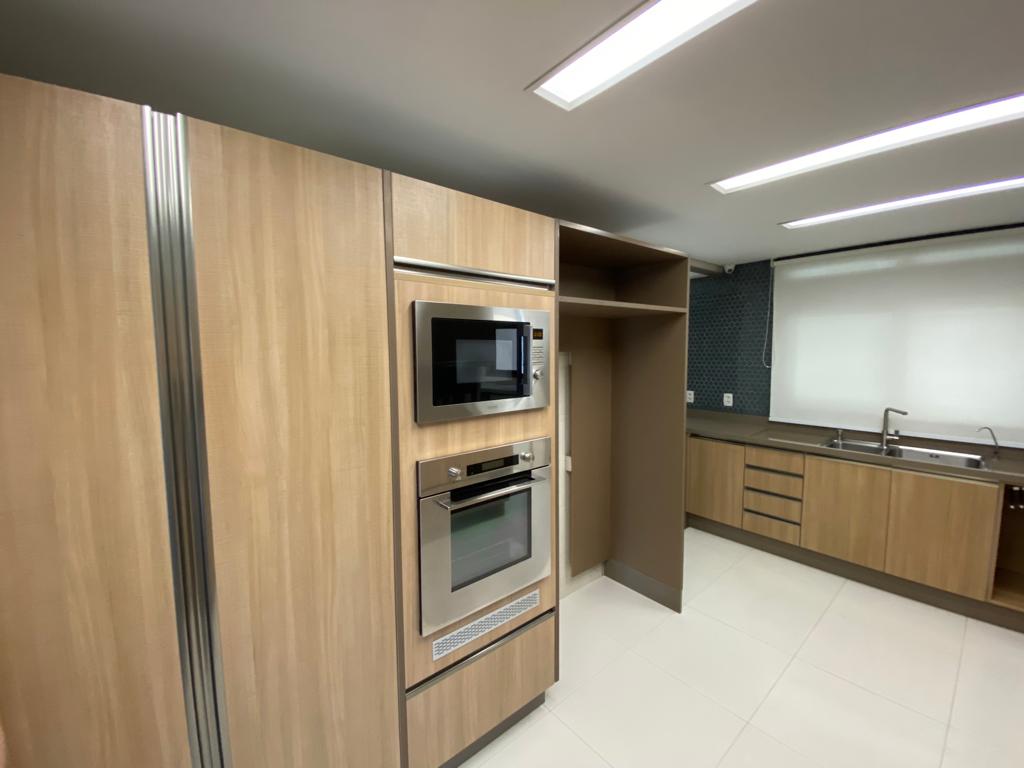 Imagem Apartamento com 4 Quartos à Venda, 217 m²em Barra da Tijuca - Rio de Janeiro Imagem Apartamento com 4 Quartos à Venda, 217 m²em Barra da Tijuca - Rio de Janeiro