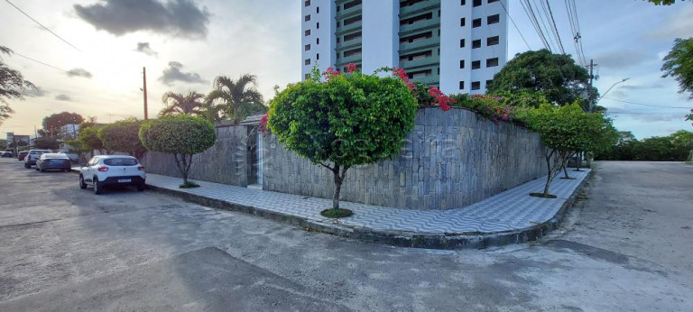 Imagem Casa com 4 Quartos à Venda, 317 m² em Imbiribeira - Recife