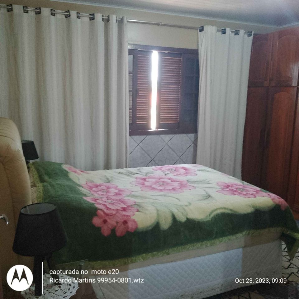 Imagem Casa com 3 Quartos à Venda, 180 m²em Santa Luzia - Criciúma Imagem Casa com 3 Quartos à Venda, 180 m²em Santa Luzia - Criciúma