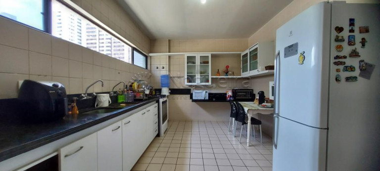 Imagem Apartamento com 4 Quartos à Venda, 200 m²em Boa Viagem - Recife