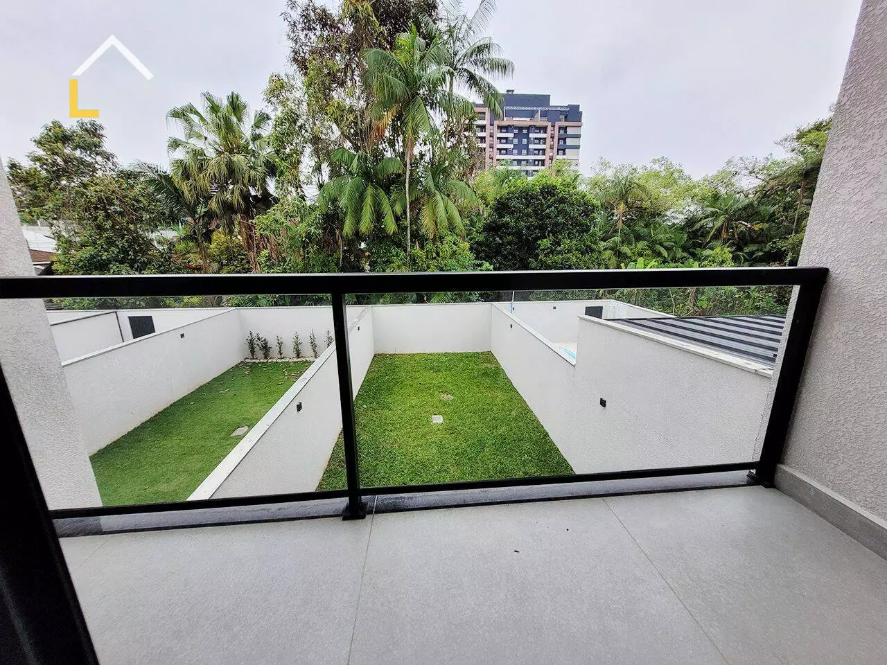 Imagem Sobrado com 3 Quartos à Venda, 157 m² em Anita Garibaldi - Joinville Imagem Sobrado com 3 Quartos à Venda, 157 m² em Anita Garibaldi - Joinville