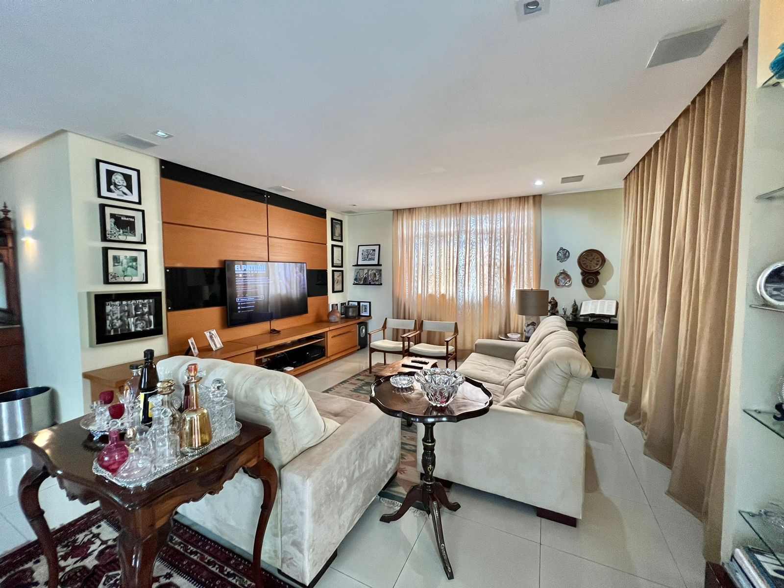 Imagem Apartamento com 3 Quartos à Venda, 240 m²em Nazaré - Belém Imagem Apartamento com 3 Quartos à Venda, 240 m²em Nazaré - Belém