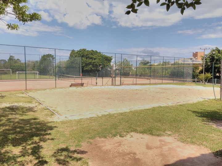 Imagem Terreno à Venda, 900 m² em Rio Tavares - Florianópolis Imagem Terreno à Venda, 900 m² em Rio Tavares - Florianópolis