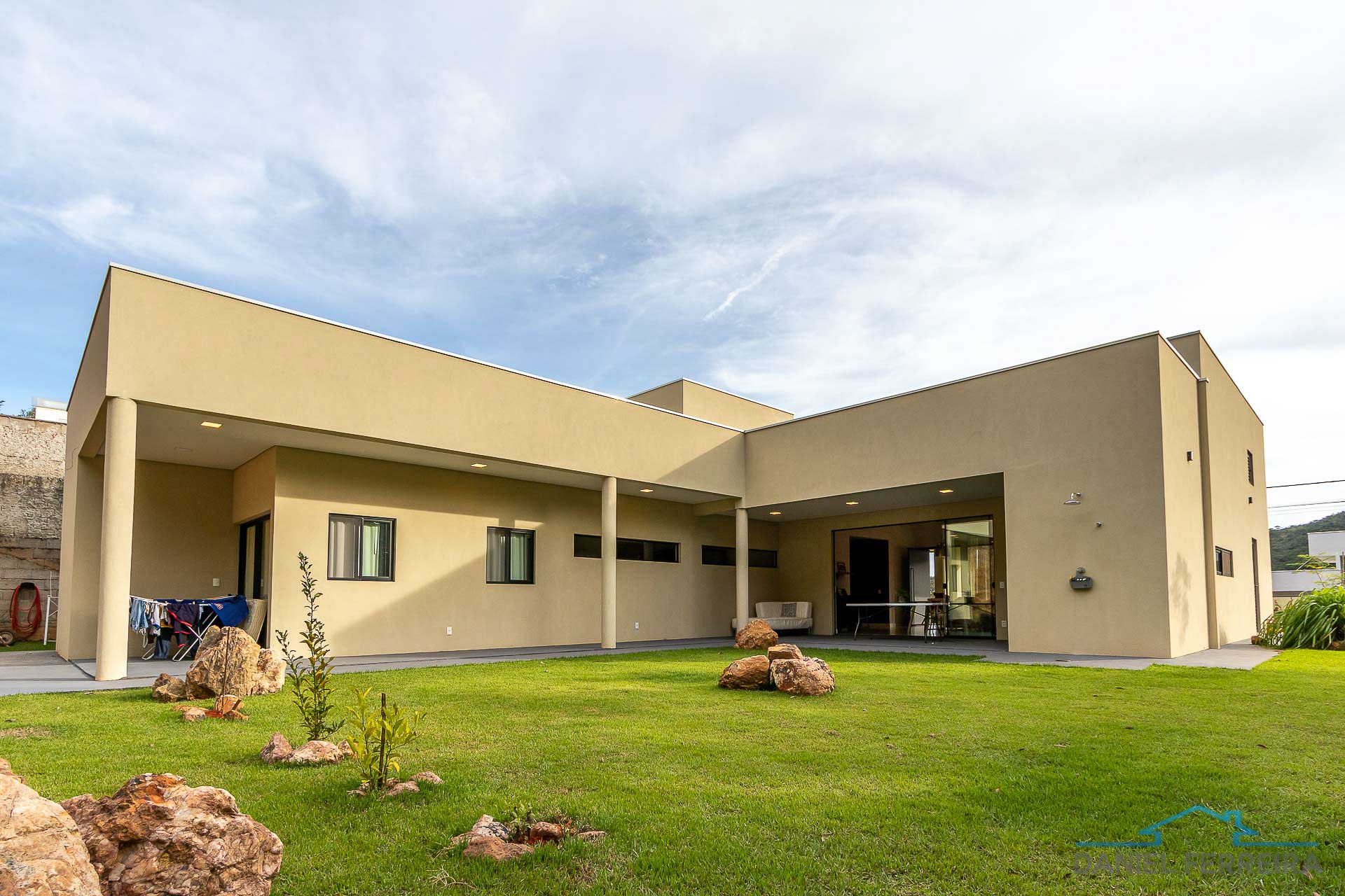 Imagem Casa de Condomínio com 3 Quartos à Venda, 240 m² em Setor Habitacional Tororó (Jardim Botânico) - Brasília Imagem Casa de Condomínio com 3 Quartos à Venda, 240 m² em Setor Habitacional Tororó (Jardim Botânico) - Brasília