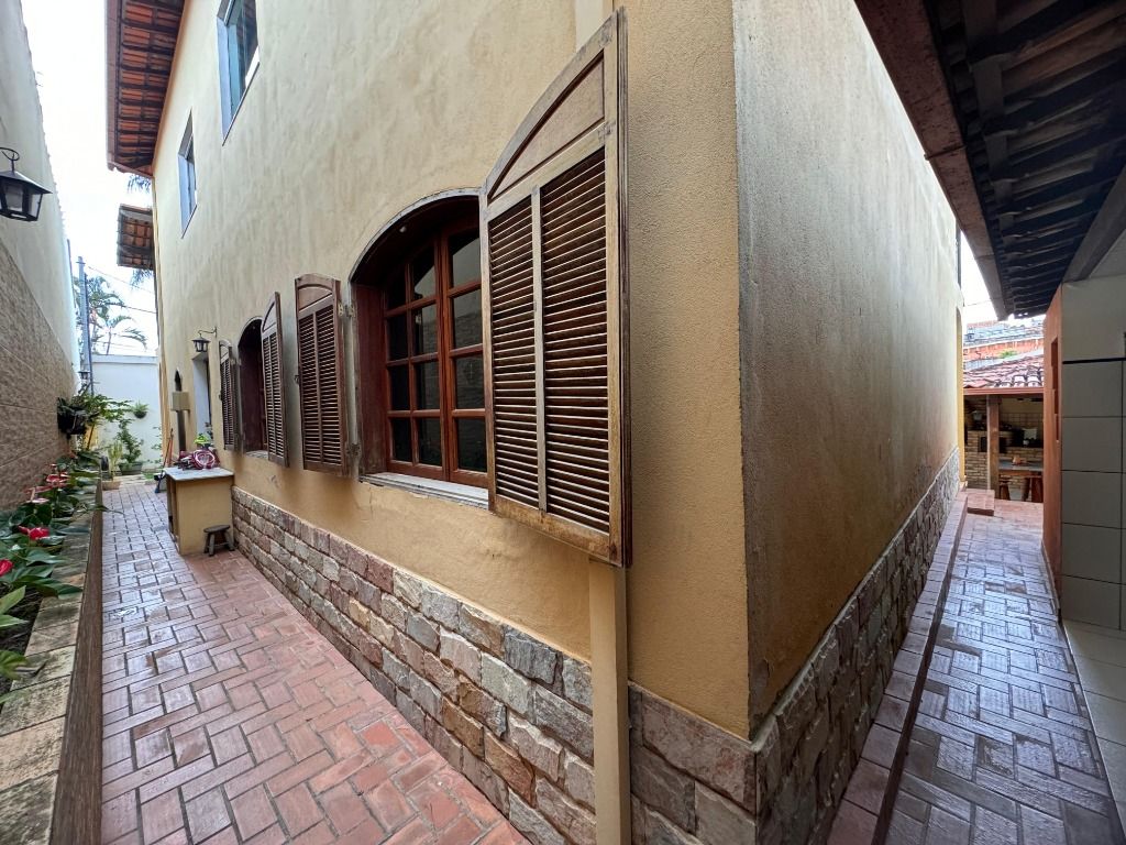 Imagem Casa com 4 Quartos à Venda, 249 m² em Tijuca - Contagem Imagem Casa com 4 Quartos à Venda, 249 m² em Tijuca - Contagem