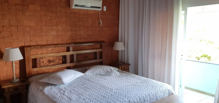 Imagem Casa com 3 Quartos à Venda, 180 m² em Freguesia (Jacarepaguá) - Rio de Janeiro Imagem Casa com 3 Quartos à Venda, 180 m² em Freguesia (Jacarepaguá) - Rio de Janeiro