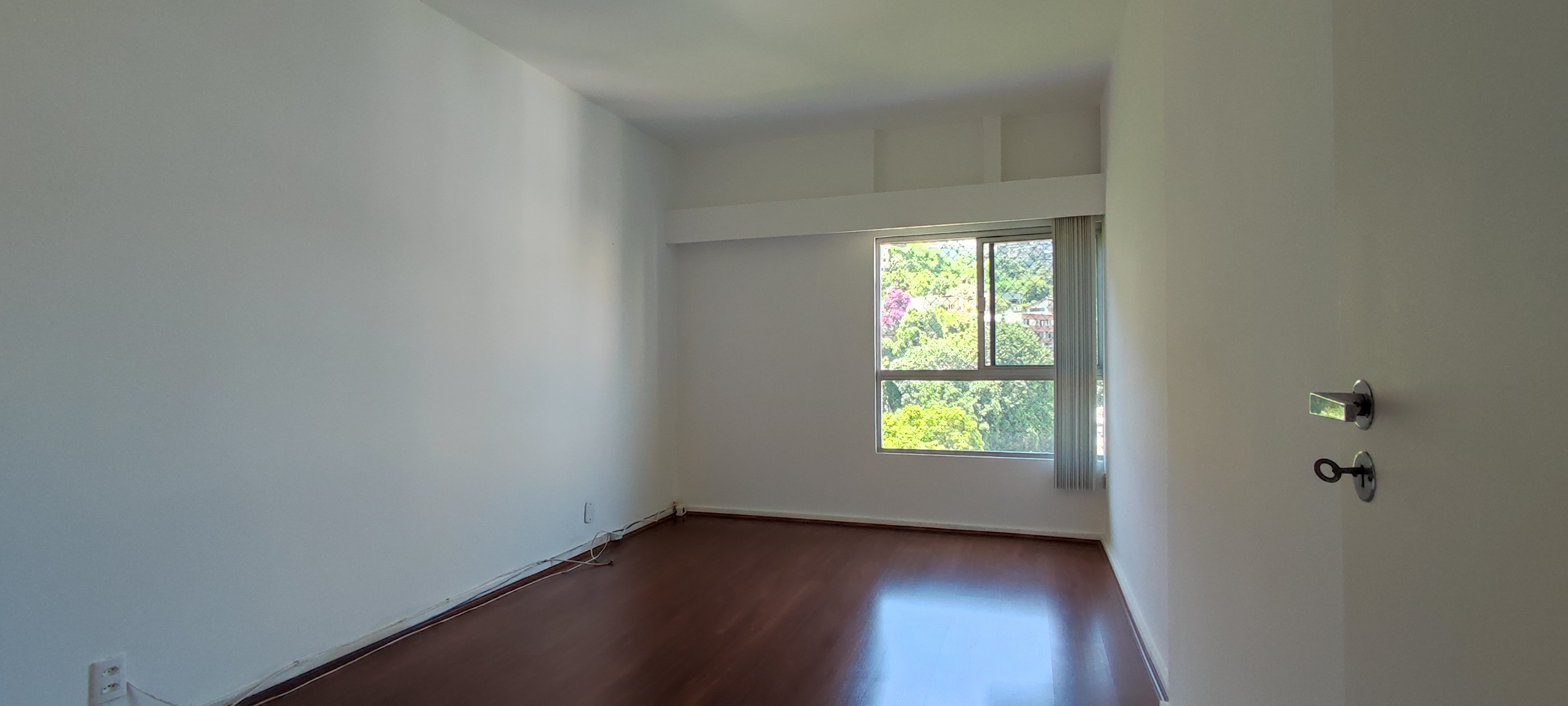 Imagem Apartamento com 3 Quartos à Venda, 118 m²em Laranjeiras - Rio de Janeiro Imagem Apartamento com 3 Quartos à Venda, 118 m²em Laranjeiras - Rio de Janeiro