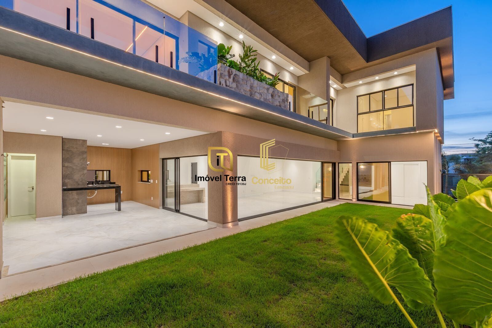 Imagem Casa de Condomínio com 5 Quartos à Venda, 356 m² em Cidade Alpha - Eusébio Imagem Casa de Condomínio com 5 Quartos à Venda, 356 m² em Cidade Alpha - Eusébio