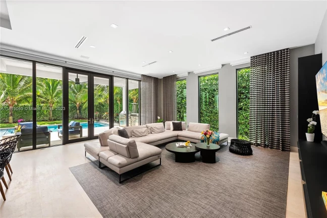 Imagem Casa com 5 Quartos à Venda, 387 m²em Alphaville Residencial Um - Barueri Imagem Casa com 5 Quartos à Venda, 387 m²em Alphaville Residencial Um - Barueri