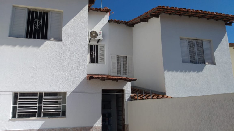 Imagem Casa com 3 Quartos à Venda, 180 m² em Vila Lavínia - Mogi das Cruzes Imagem Casa com 3 Quartos à Venda, 180 m² em Vila Lavínia - Mogi das Cruzes