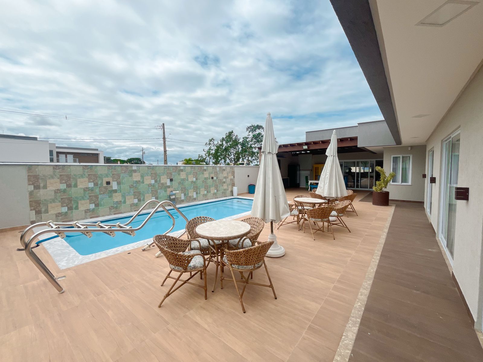 Imagem Casa de Condomínio com 4 Quartos à Venda, 398 m² em Vale do Landirana (Abrantes) - Camaçari Imagem Casa de Condomínio com 4 Quartos à Venda, 398 m² em Vale do Landirana (Abrantes) - Camaçari