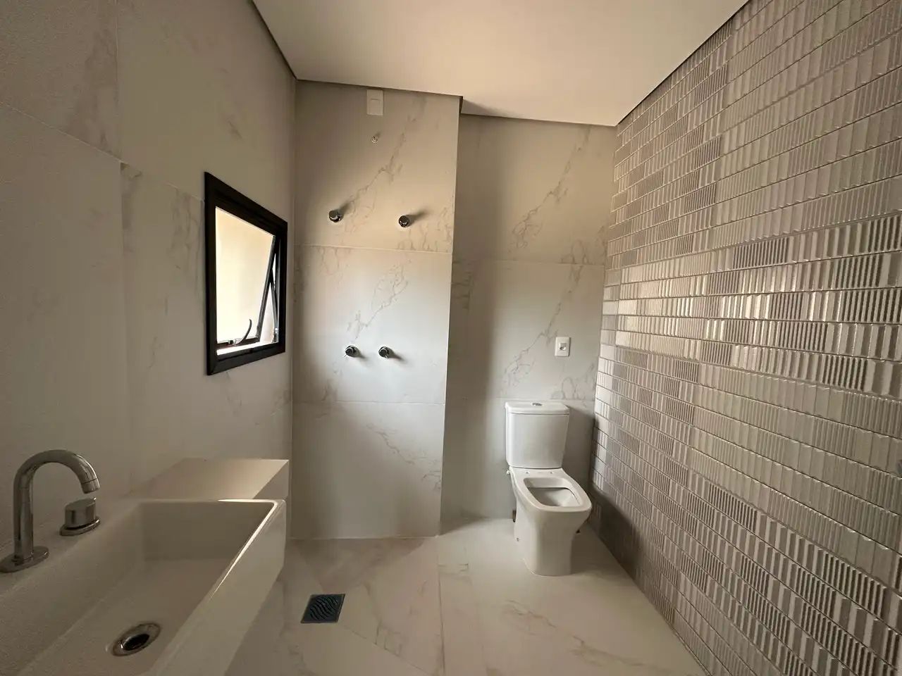 Imagem Apartamento com 4 Quartos à Venda, 142 m²em Santo Antônio - Belo Horizonte