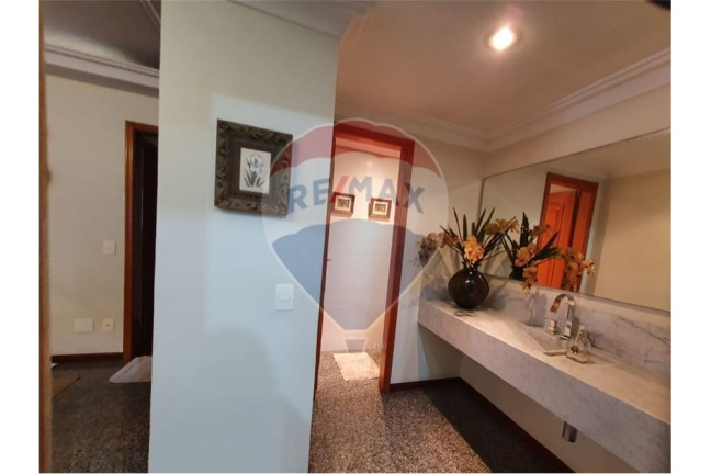 Imagem Apartamento com 3 Quartos à Venda, 215 m² em Santa Rosa - Niterói