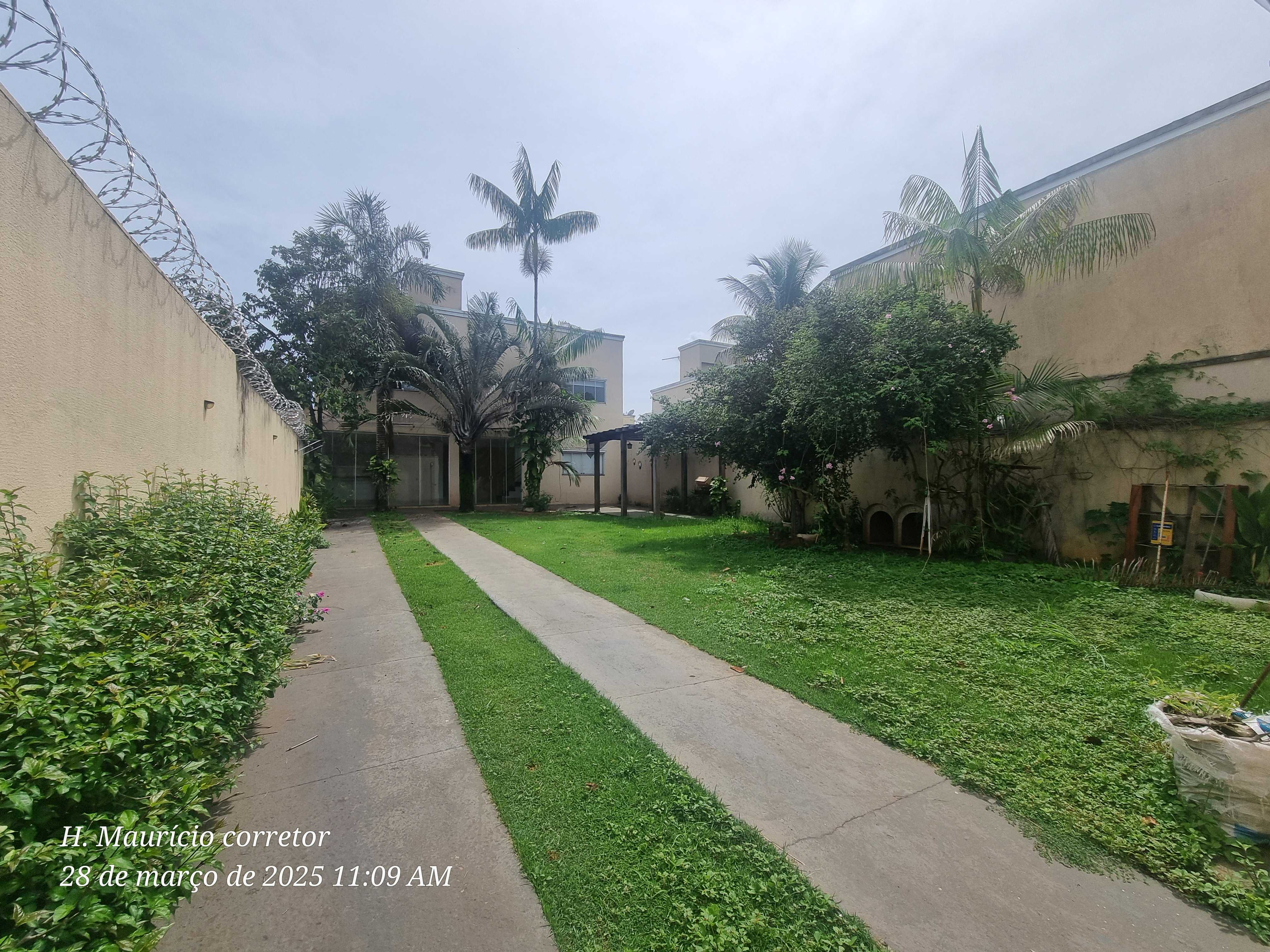 Imagem Sobrado com 3 Quartos à Venda, 165 m² em Setor Jaó - Goiânia Imagem Sobrado com 3 Quartos à Venda, 165 m² em Setor Jaó - Goiânia