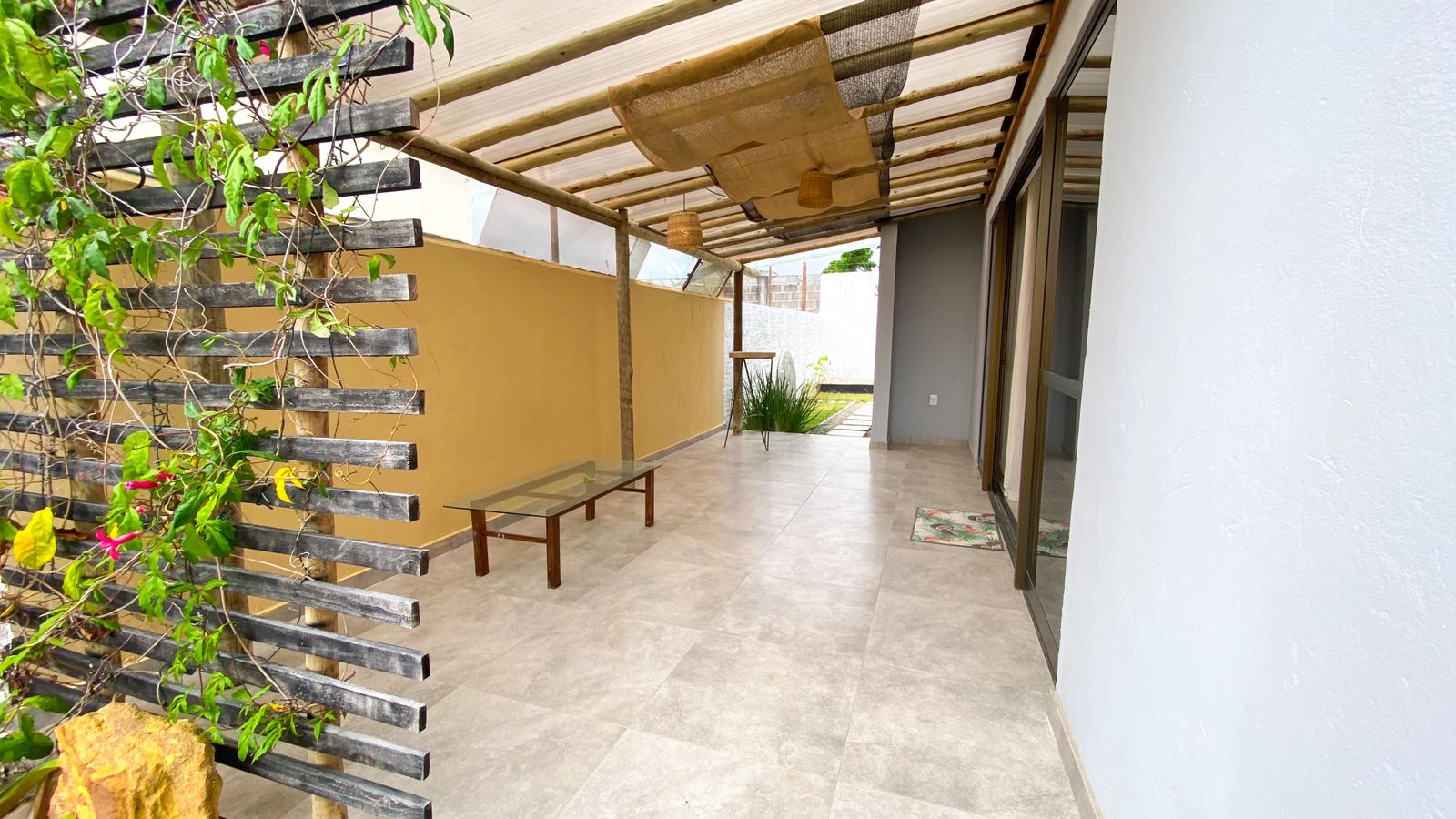 Imagem Casa de Condomínio com 2 Quartos à Venda ou Locação, 165 m²em Vila de Abrantes (Abrantes) - Camaçari Imagem Casa de Condomínio com 2 Quartos à Venda ou Locação, 165 m²em Vila de Abrantes (Abrantes) - Camaçari