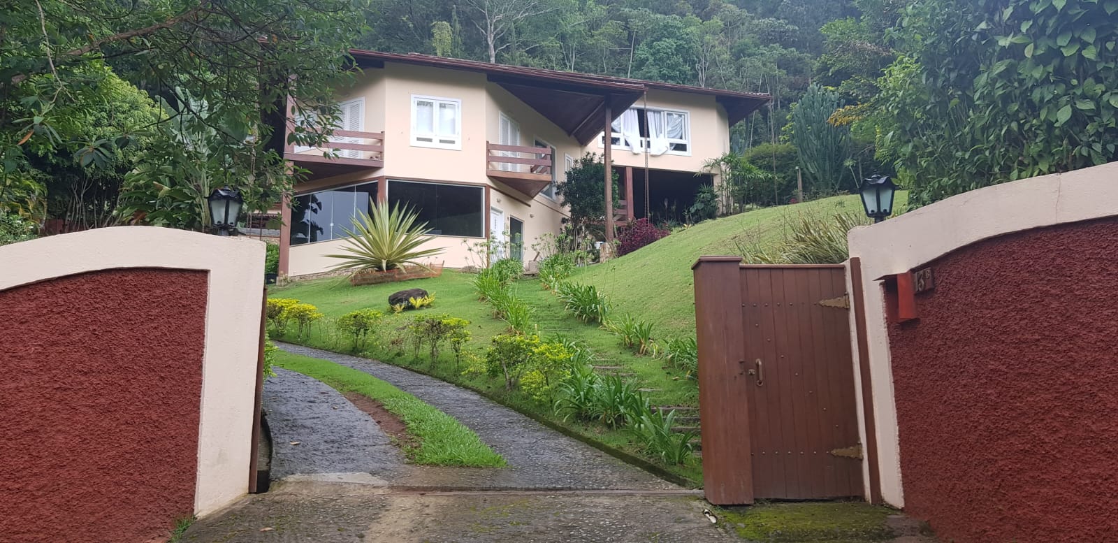 Imagem Casa de Condomínio com 9 Quartos à Venda, 520 m² em Itaipava - Petrópolis Imagem Casa de Condomínio com 9 Quartos à Venda, 520 m² em Itaipava - Petrópolis