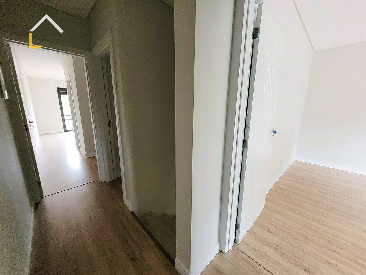 Imagem Sobrado com 3 Quartos à Venda, 157 m² em Anita Garibaldi - Joinville Imagem Sobrado com 3 Quartos à Venda, 157 m² em Anita Garibaldi - Joinville