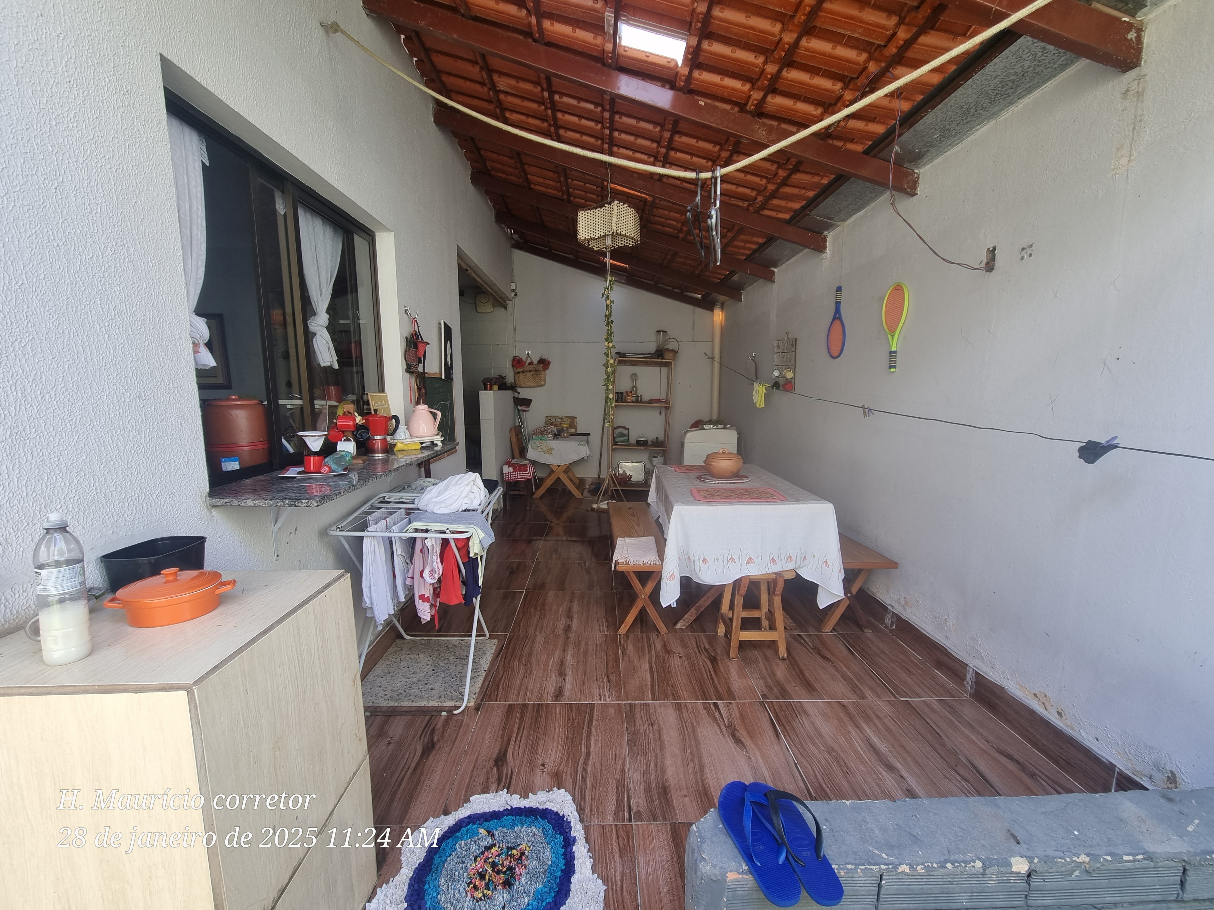Imagem Sobrado com 4 Quartos à Venda, 143 m² em Setor Jaó - Goiânia Imagem Sobrado com 4 Quartos à Venda, 143 m² em Setor Jaó - Goiânia