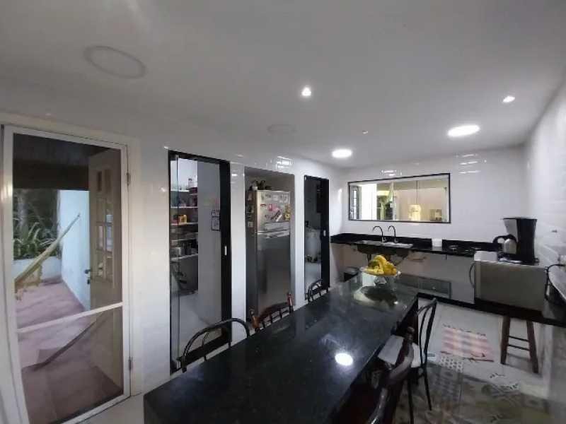 Imagem Casa de Condomínio com 6 Quartos à Venda, 300 m²em Largo da Batalha - Niterói Imagem Casa de Condomínio com 6 Quartos à Venda, 300 m²em Largo da Batalha - Niterói