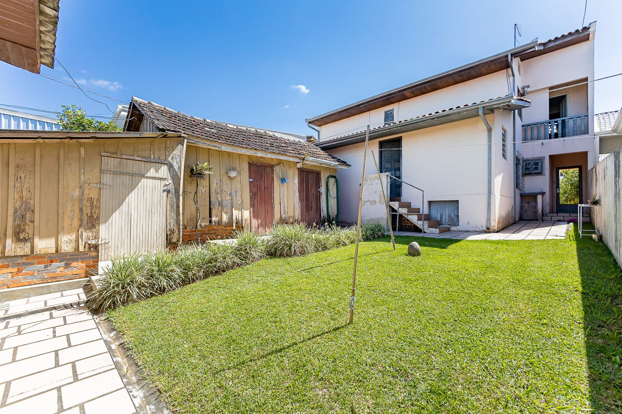 Imagem Casa com 3 Quartos à Venda, 209 m²em Campina do Siqueira - Curitiba Imagem Casa com 3 Quartos à Venda, 209 m²em Campina do Siqueira - Curitiba