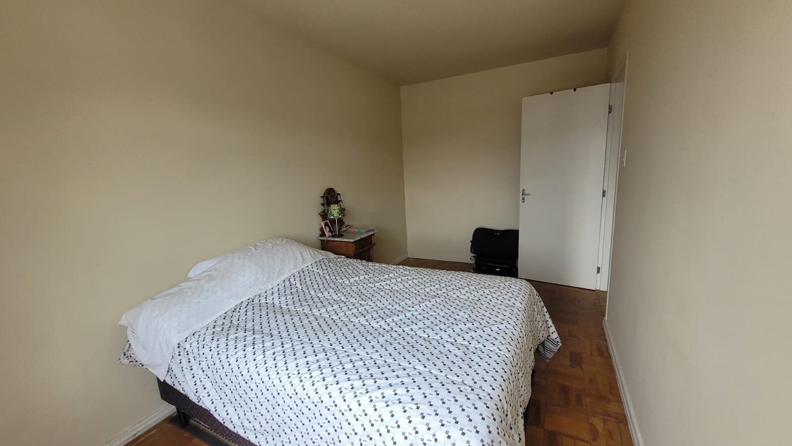 Imagem Apartamento com 2 Quartos à Venda, 57 m² em Coqueiros - Florianópolis