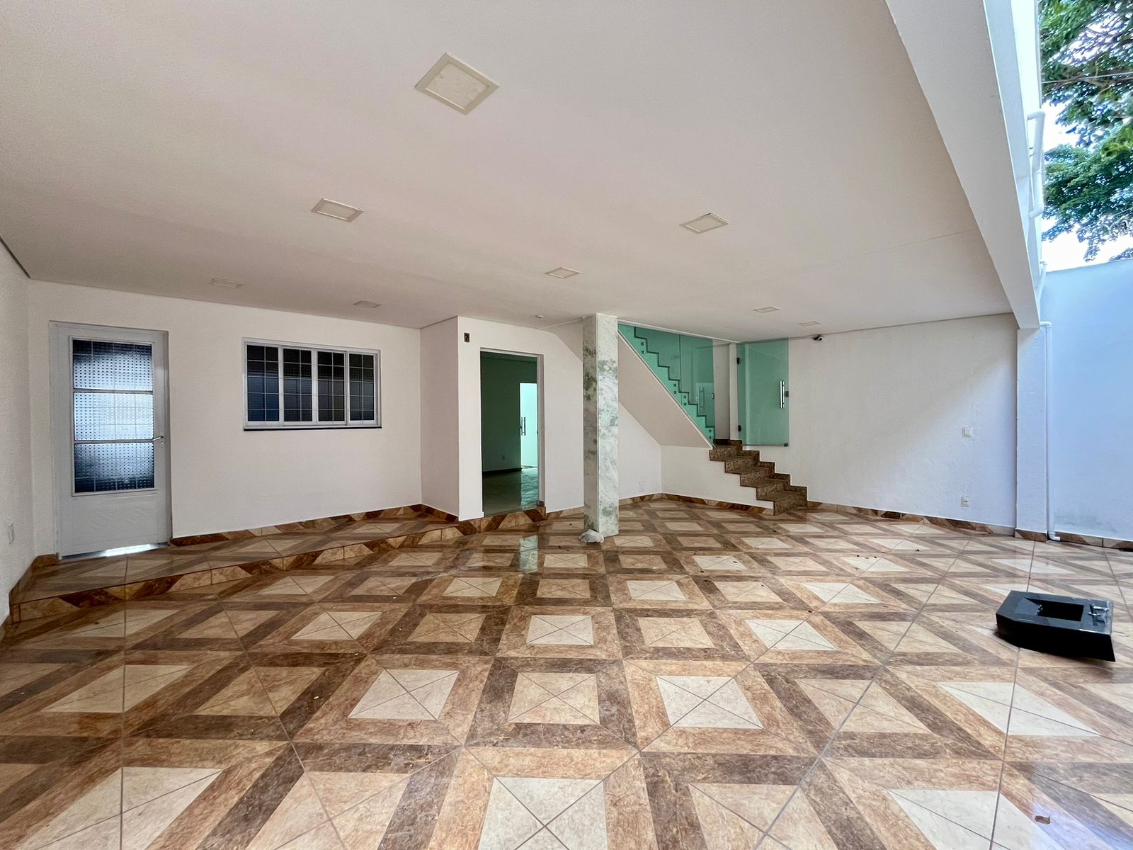 Imagem Casa com 4 Quartos à Venda, 220 m²em Rio Branco - Belo Horizonte Imagem Casa com 4 Quartos à Venda, 220 m²em Rio Branco - Belo Horizonte
